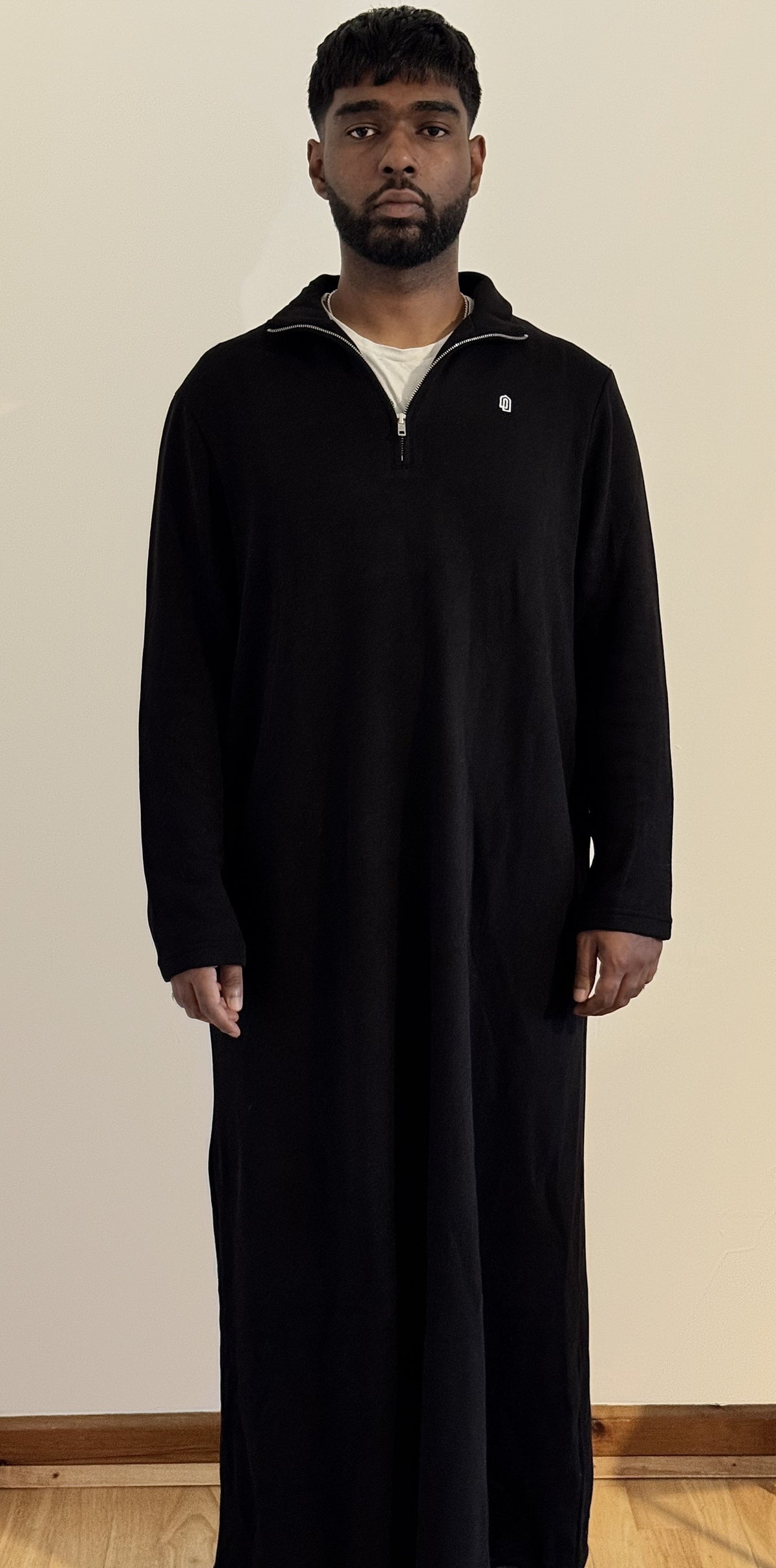 Black Limited Edition Quarter Zip Thobe, front view