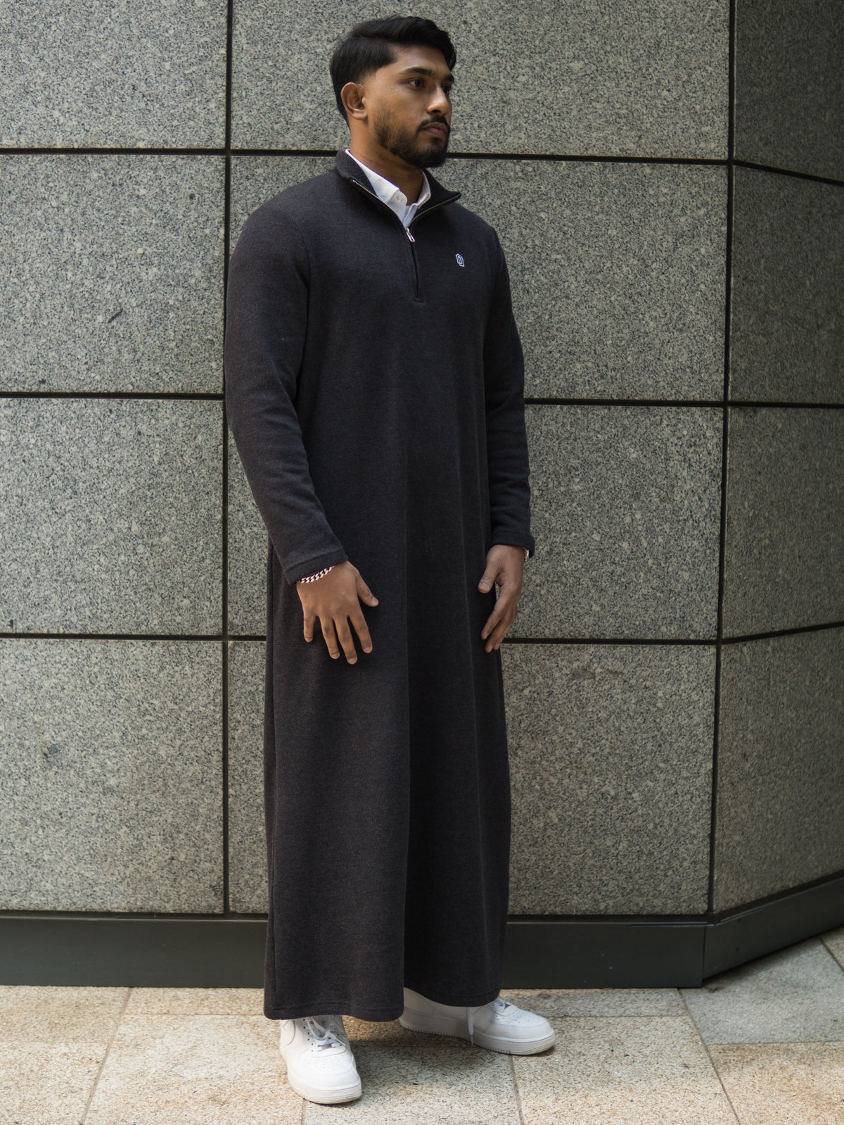 Grey Limited Edition Quarter Zip Thobe, three-quarter side view