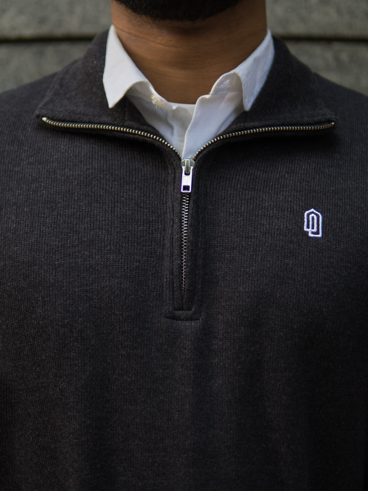 Grey Limited Edition Quarter Zip Thobe, zip close-up