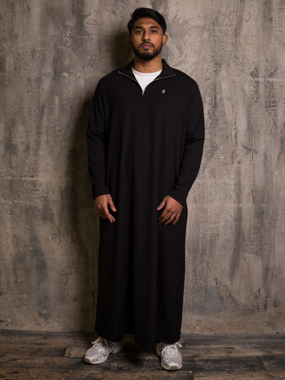 Black Refined Quarter Zip Thobe, front view