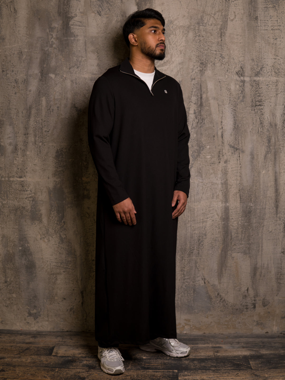 Black Refined Quarter Zip Thobe, side profile view