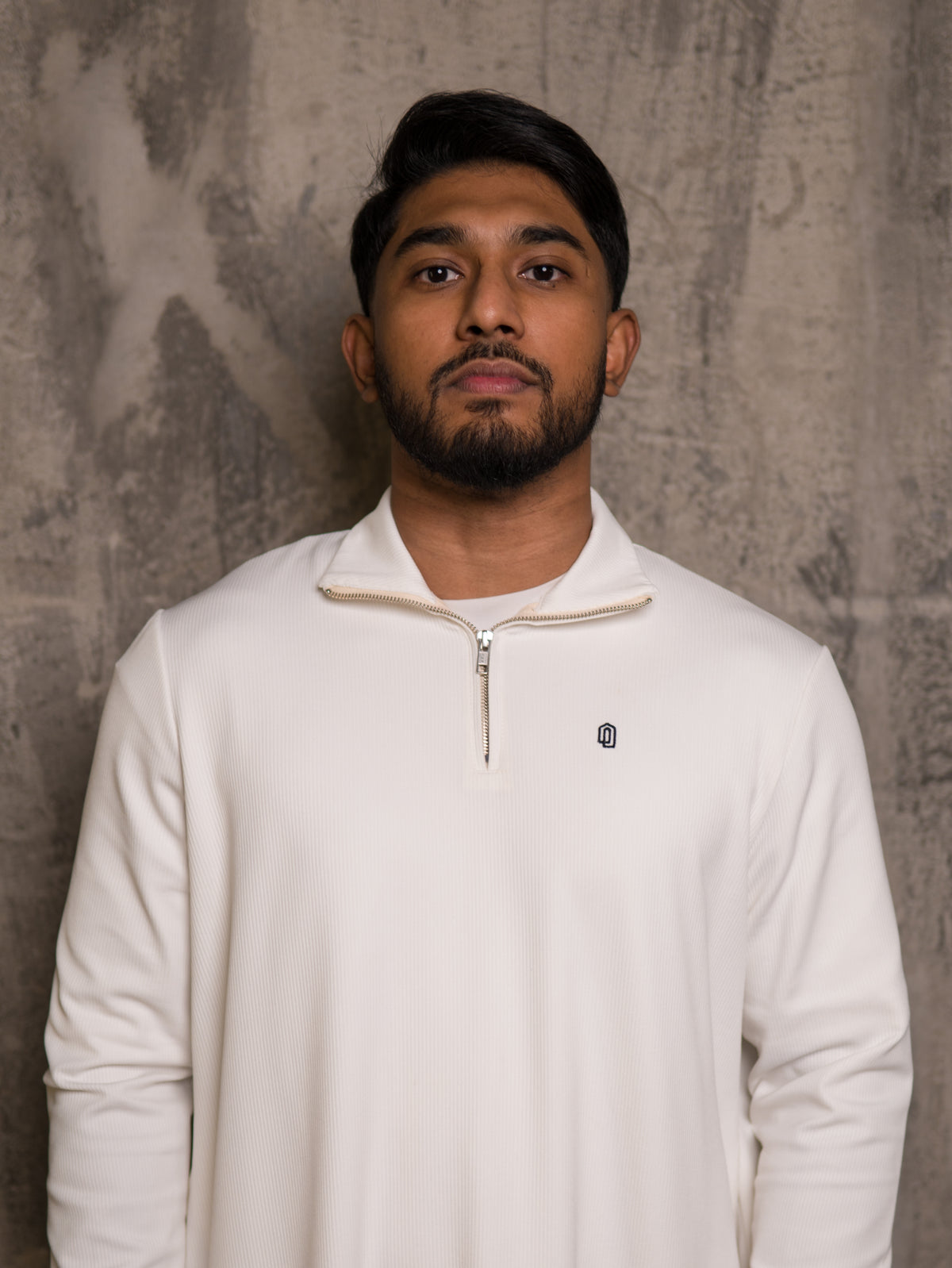White Refined Quarter Zip Thobe, upper body front view