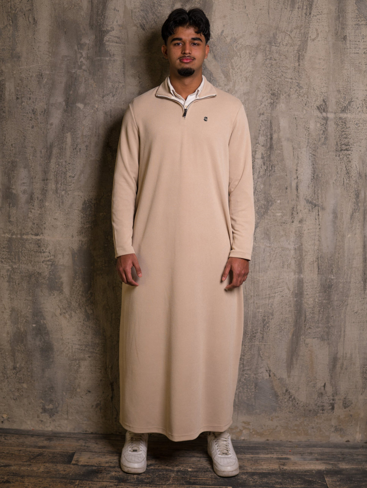 Sandstone Signature Quarter Zip Thobe, front view